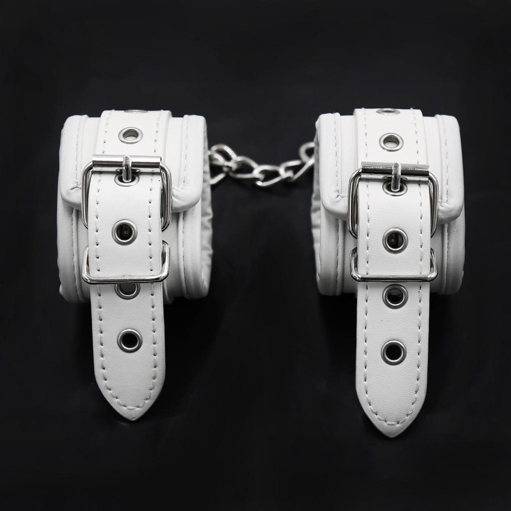 Hvide elegante SM-handcuffs 
