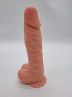 Gigant er en ekstra stor naturtro og fleksibel dildo