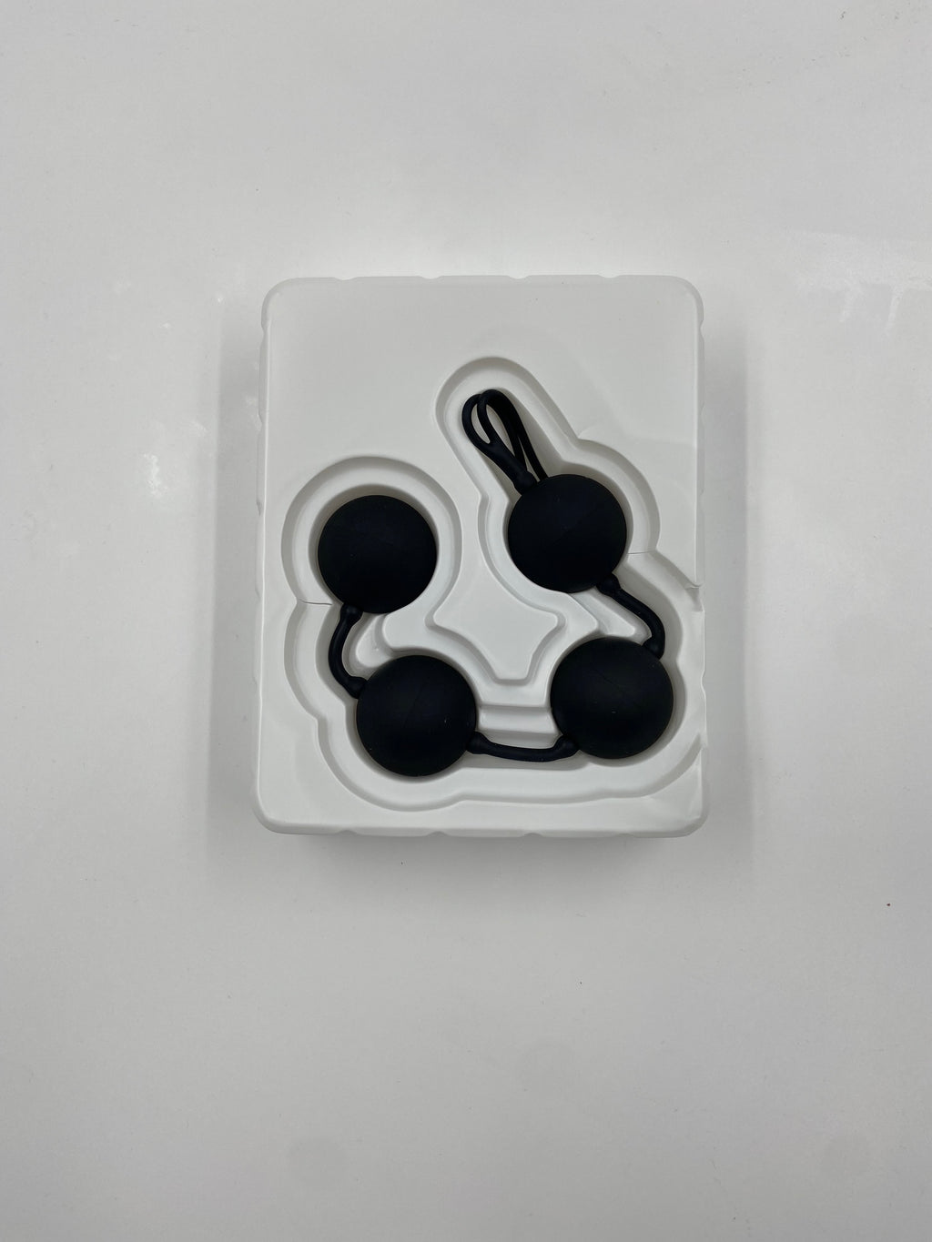 Velvet Black Balls 4 Svart