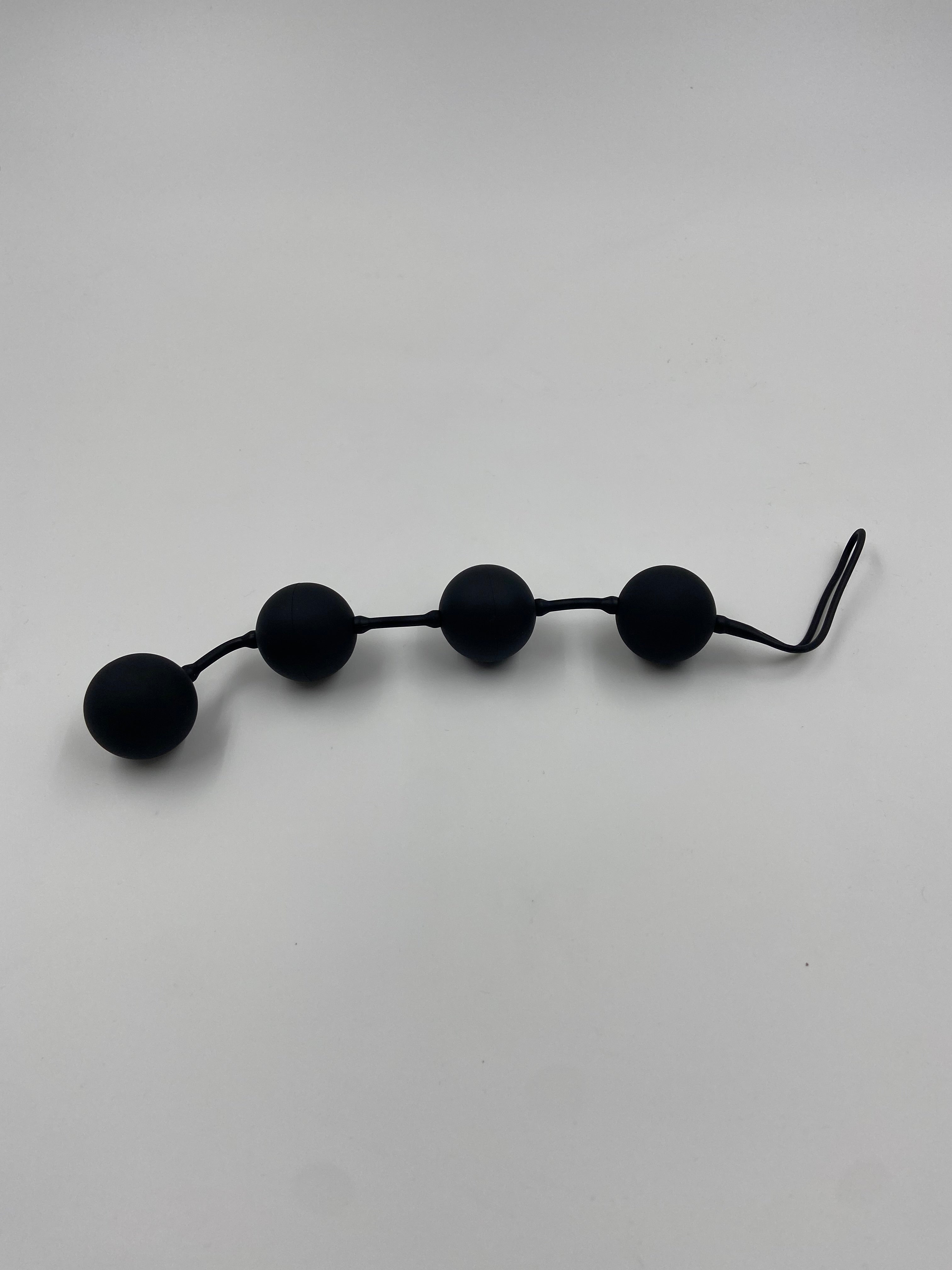 Velvet Black Balls 4 Svart