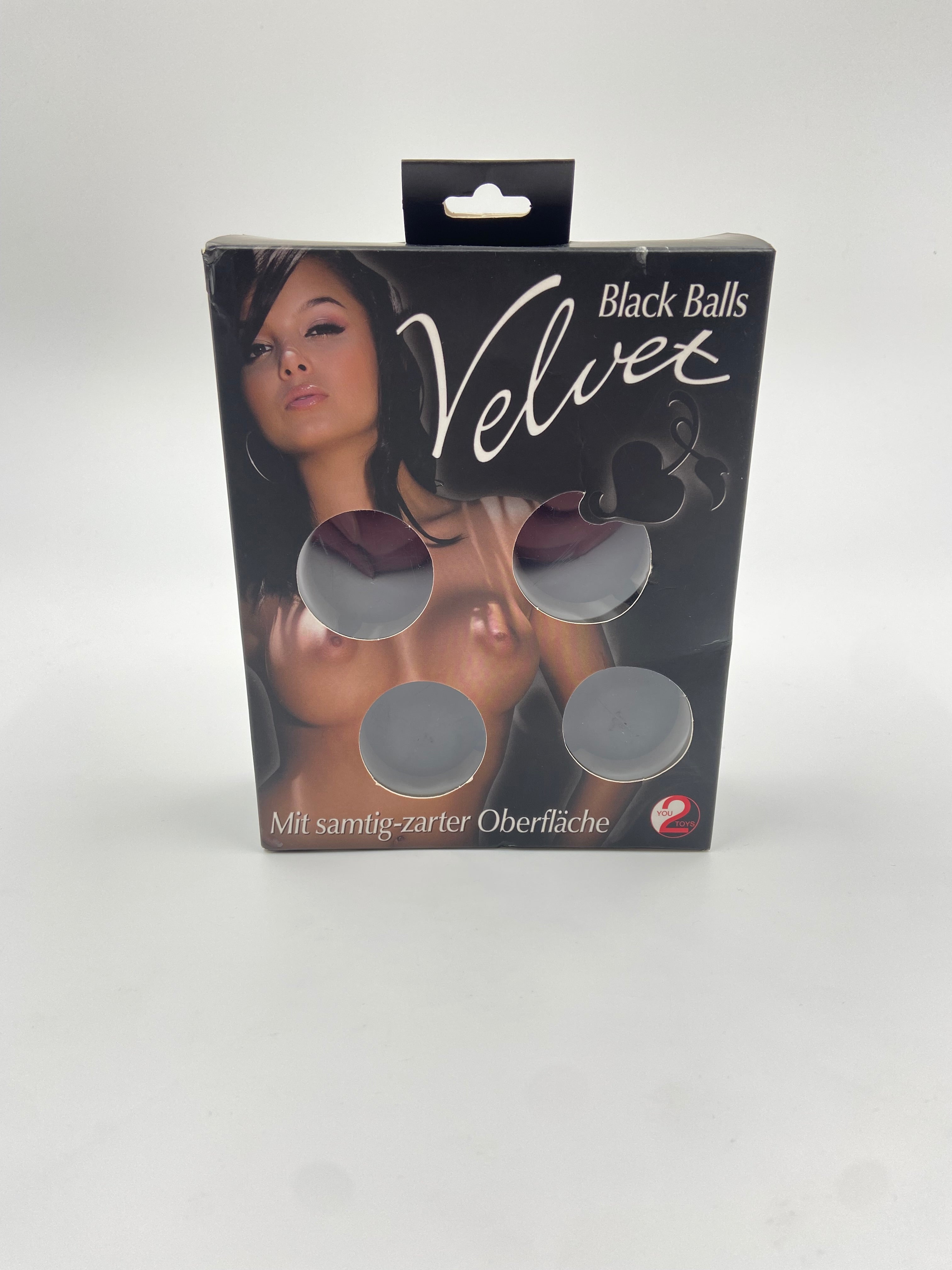 Velvet Black Balls 4 Svart